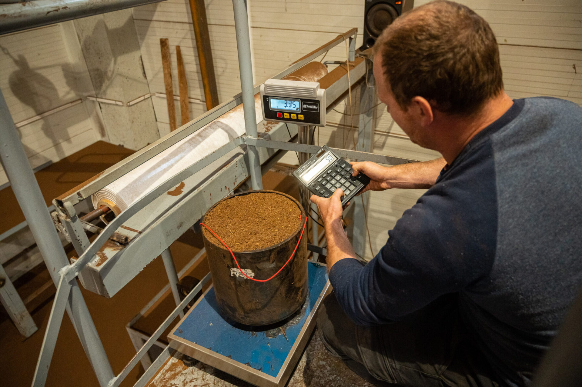 Standard EN 12580_Measuring Bulk Density